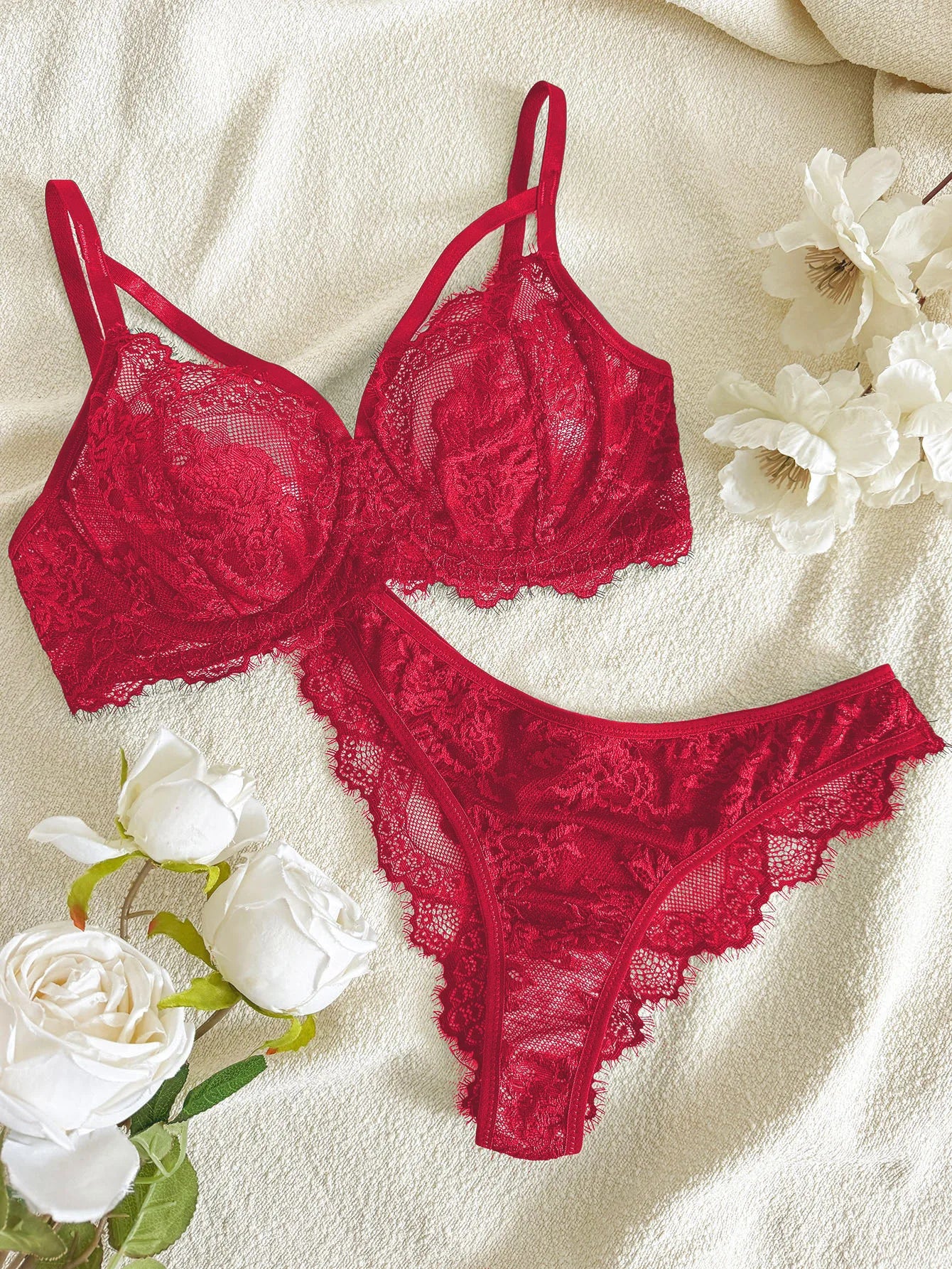 Conjunto de Lencería con Encaje - Bra Underwire y Panty Brasileña Estilo Victoria